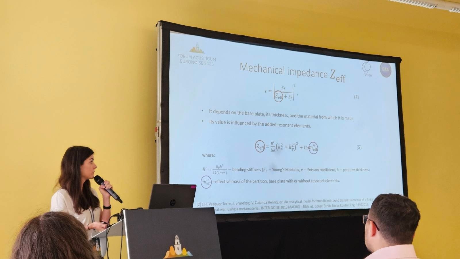 Klara Chojnacka von Silencions bei ihrem Vortrag auf dem Forum Acusticum Euronoise